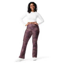 Load image into Gallery viewer, Glitter Grunge Burgundy Flare leggings