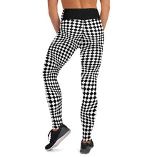 Load image into Gallery viewer, Optical Illusion Bumps Yoga Leggings