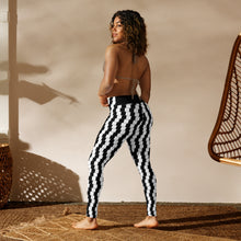 Load image into Gallery viewer, Optical Illusion Lines Yoga Leggings