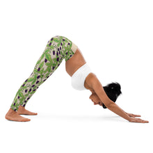 Load image into Gallery viewer, Blackberries Creme Yoga Leggings